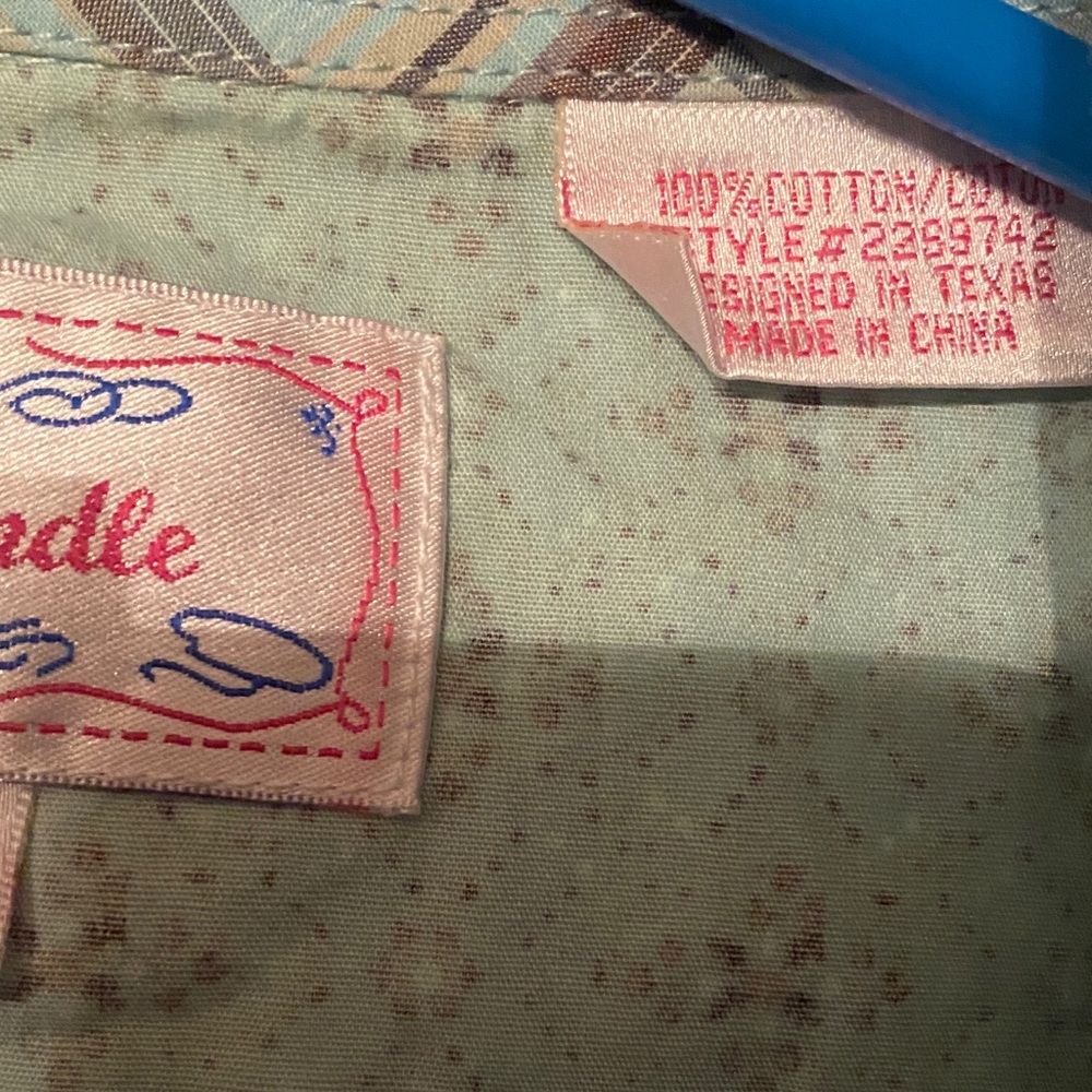 Chic Green Patterned Button Down Shirt - image 3